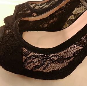 Ladies Lace High Heel Pumps size 9